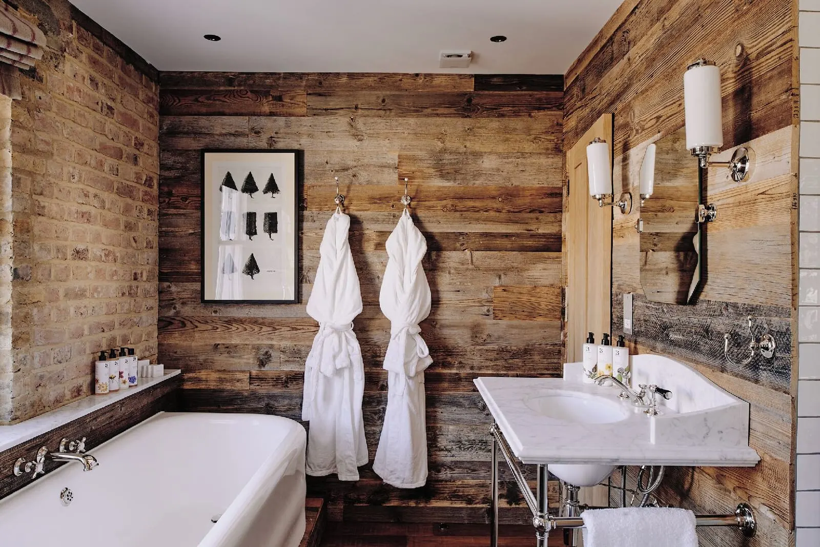Artist Residence London: A bath in the brick