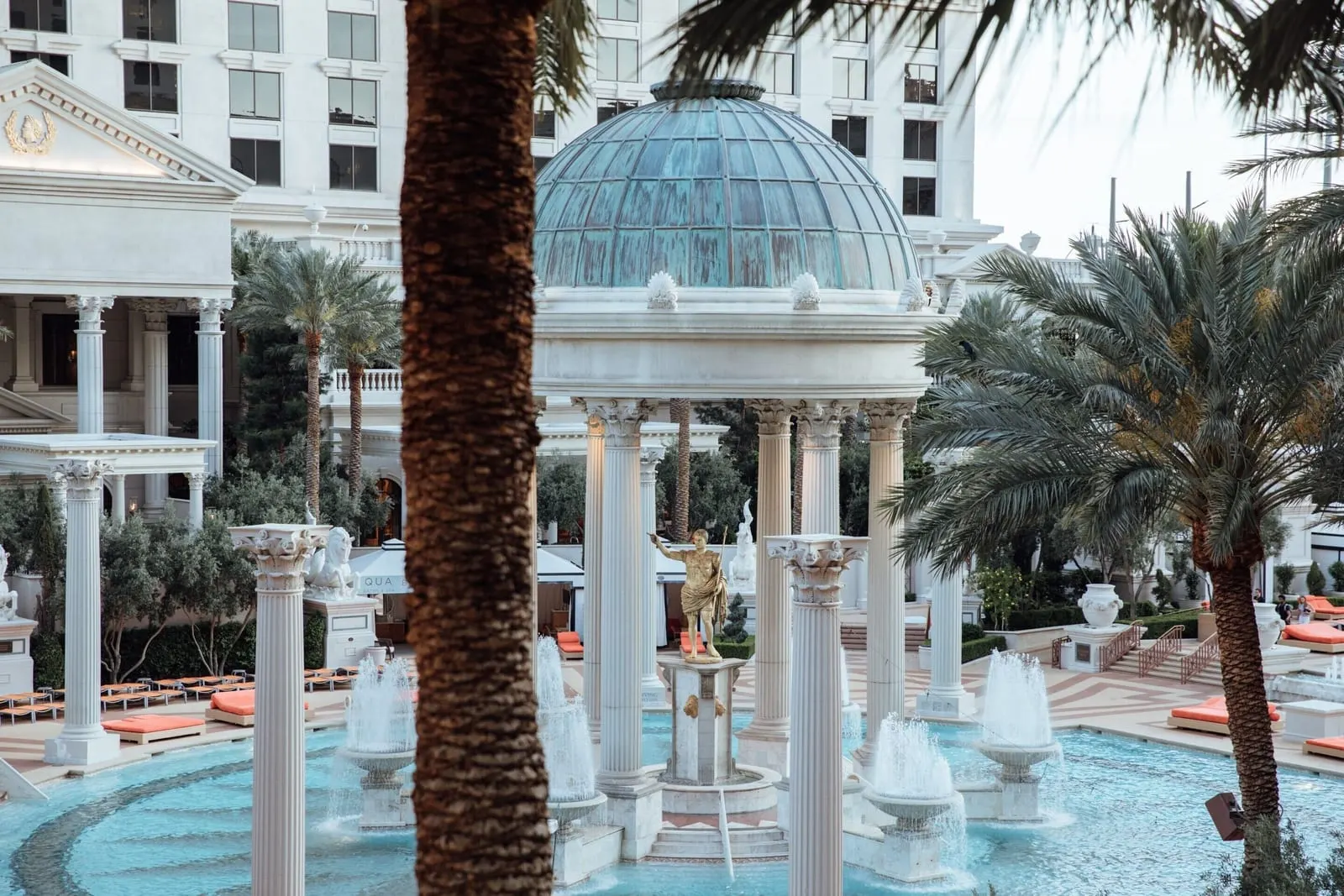 Caesars Palace: The rotunda and fountains of the Temple Pool