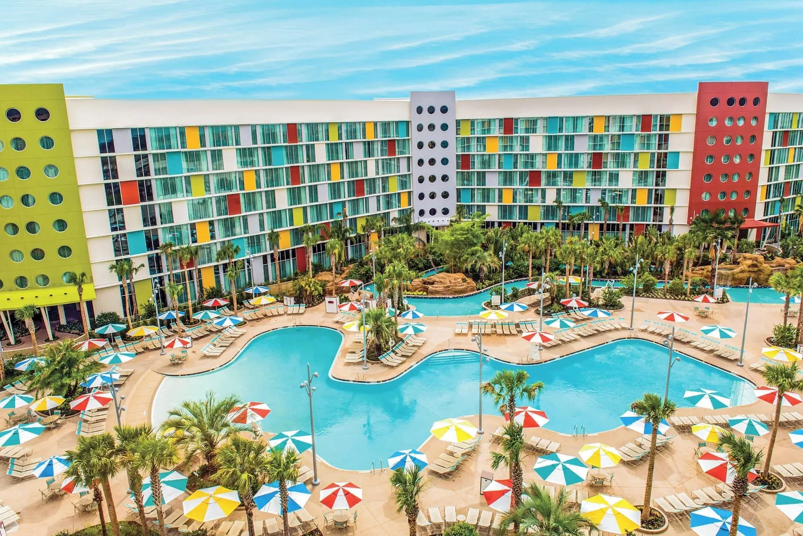 Universal Cabana Bay Beach Resort: The Lazy River Courtyard pool, with the lazy river beyond
