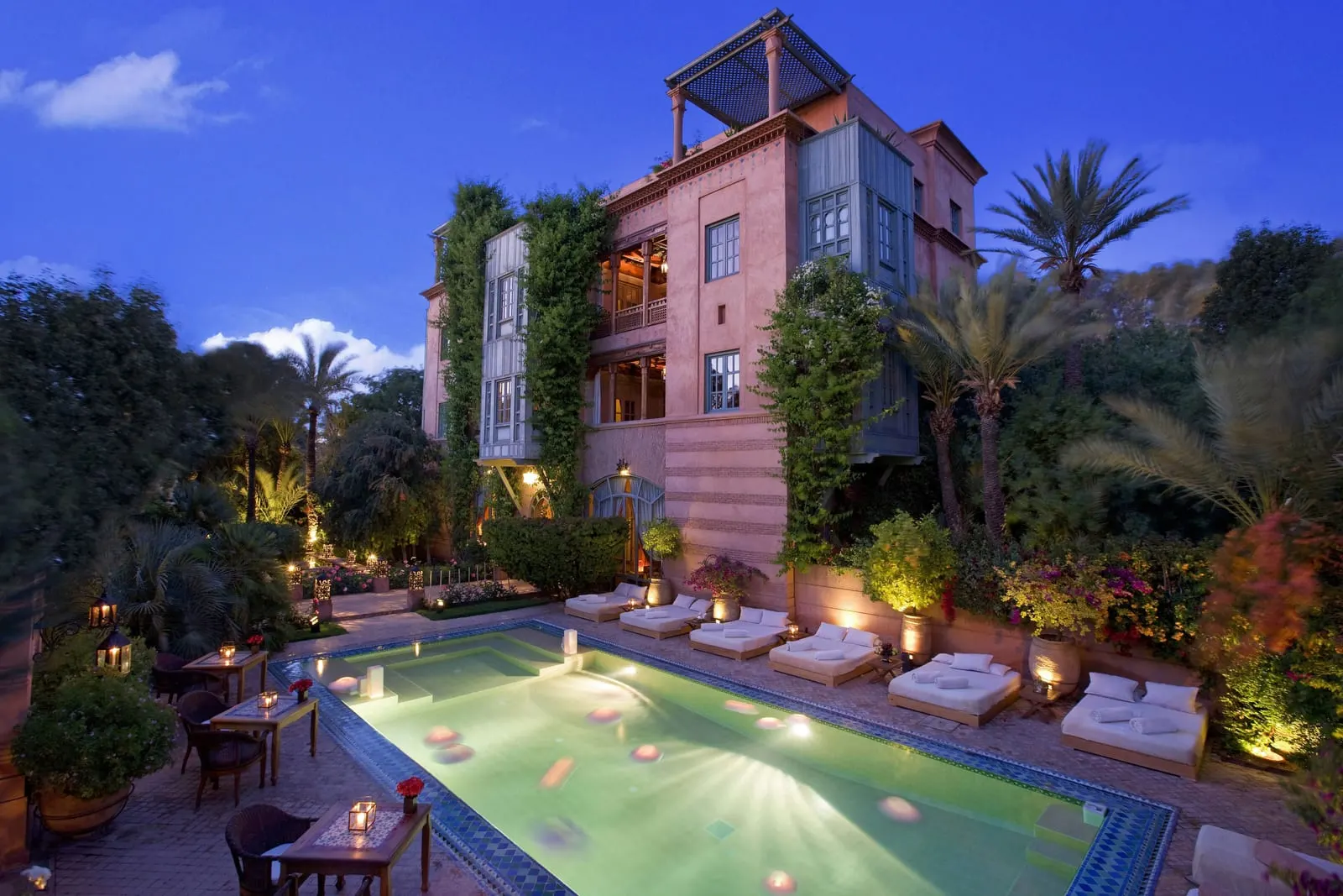 Dar Rhizlane: The pool below the house at dusk