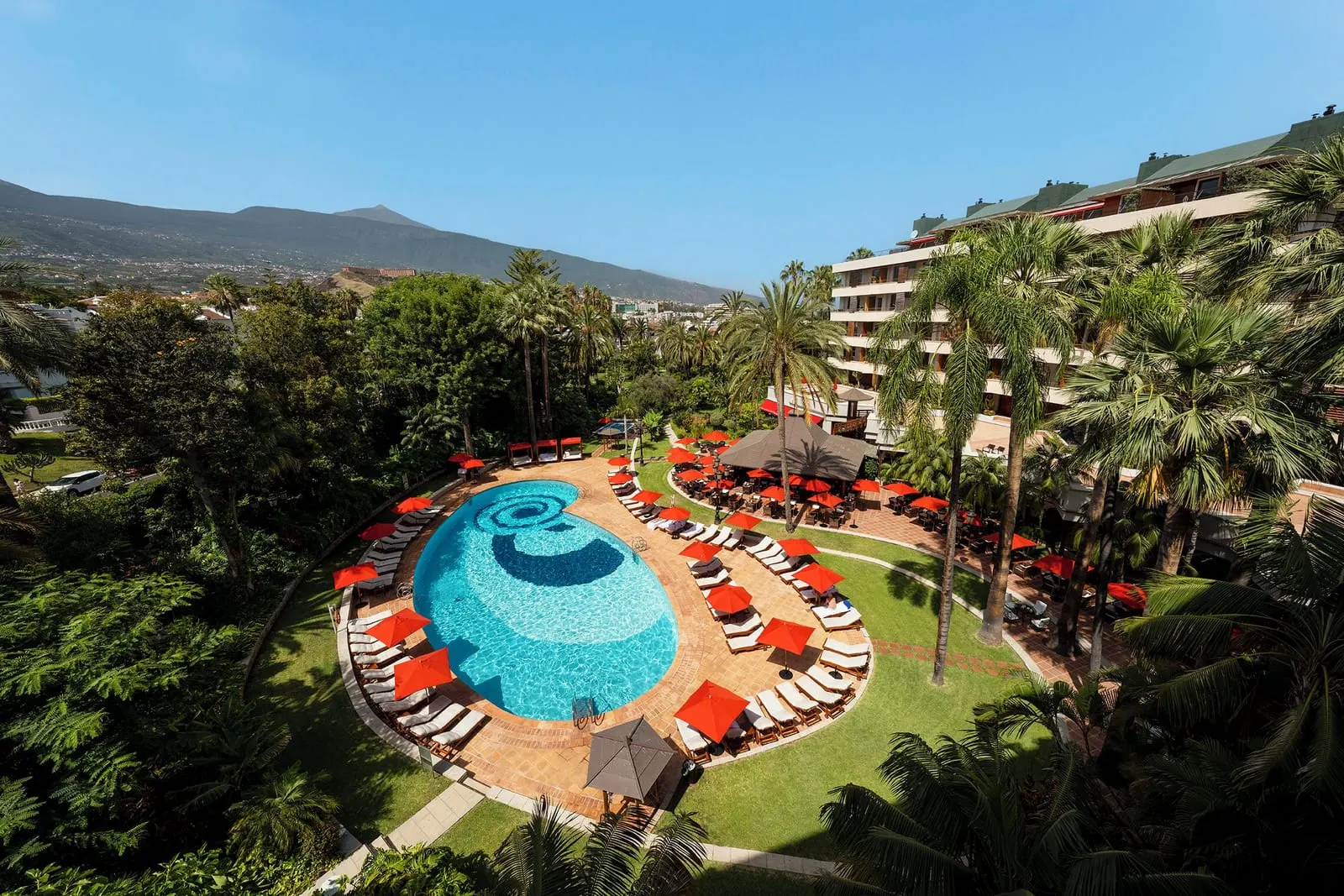 Hotel Botánico & The Oriental Spa Garden: The pool from above