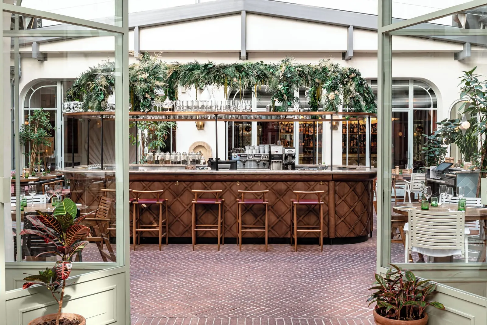 Grands Boulevards Experimental: The courtyard restaurant under its glass roof