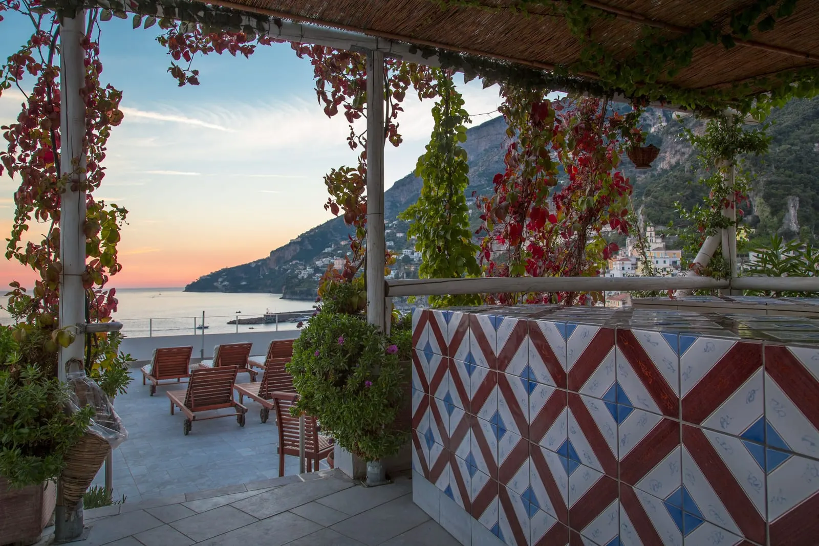 Hotel Marina Riviera: The tiled rooftop bar under its pergola