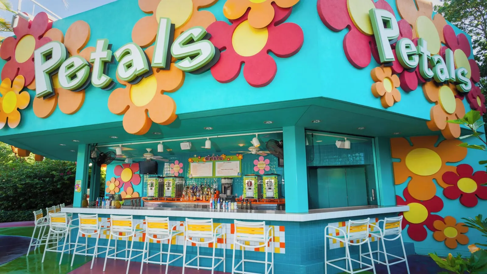 Disney's Pop Century Resort: Petals Pool Bar under its giant flowers