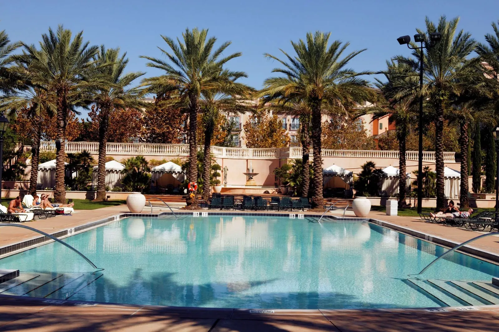 Loews Portofino Bay Hotel: The Villa Pool and its cabanas