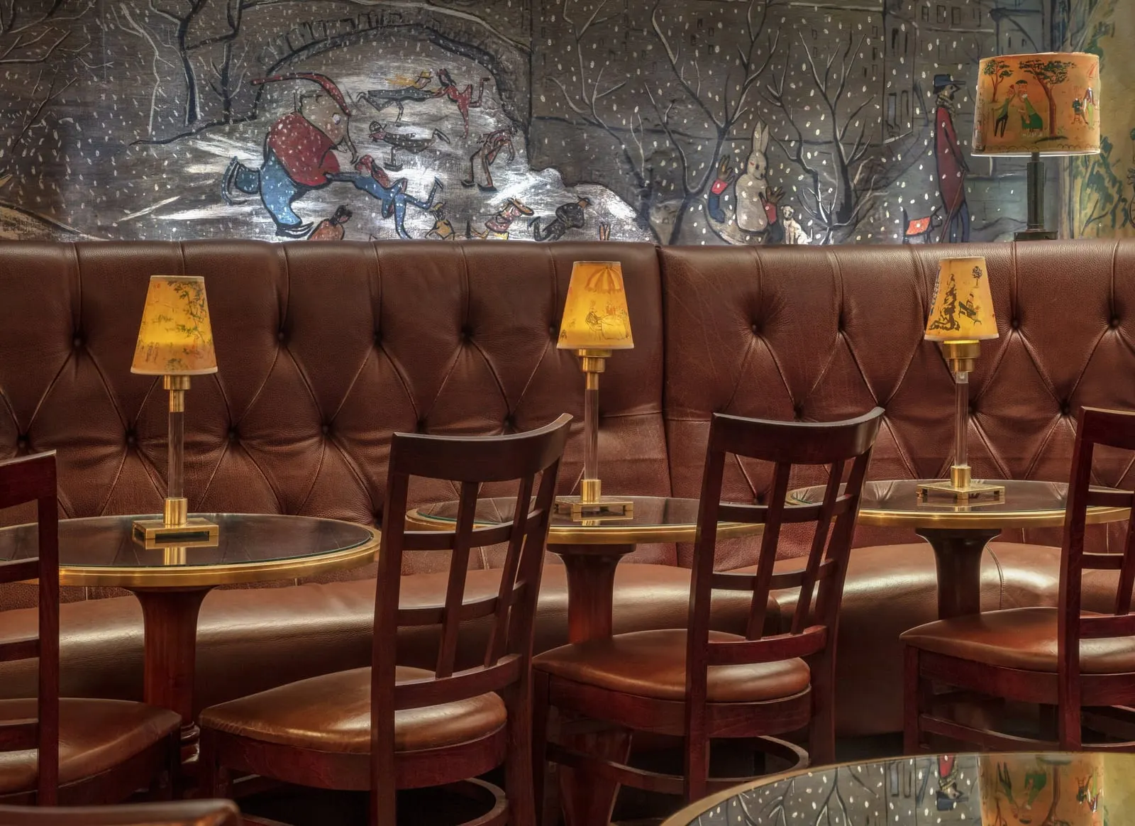 The Carlyle, A Rosewood Hotel: Banquettes under the murals at Bemelmans Bar