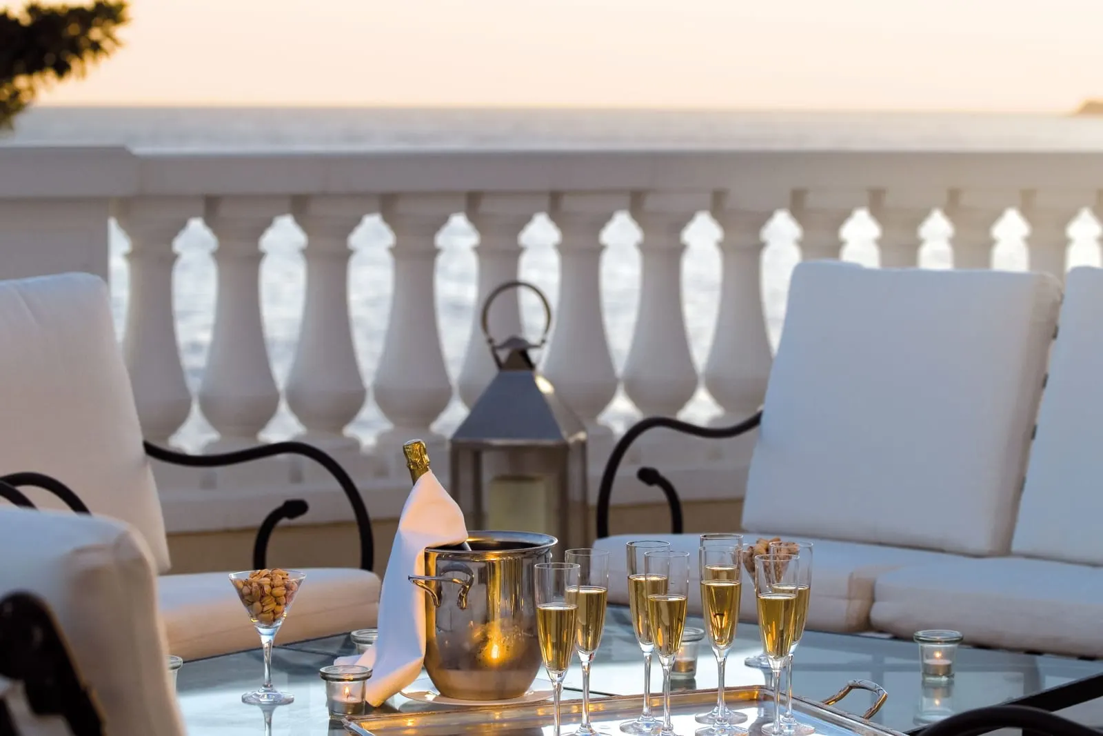 Cap Estel: Champagne on the terrace
