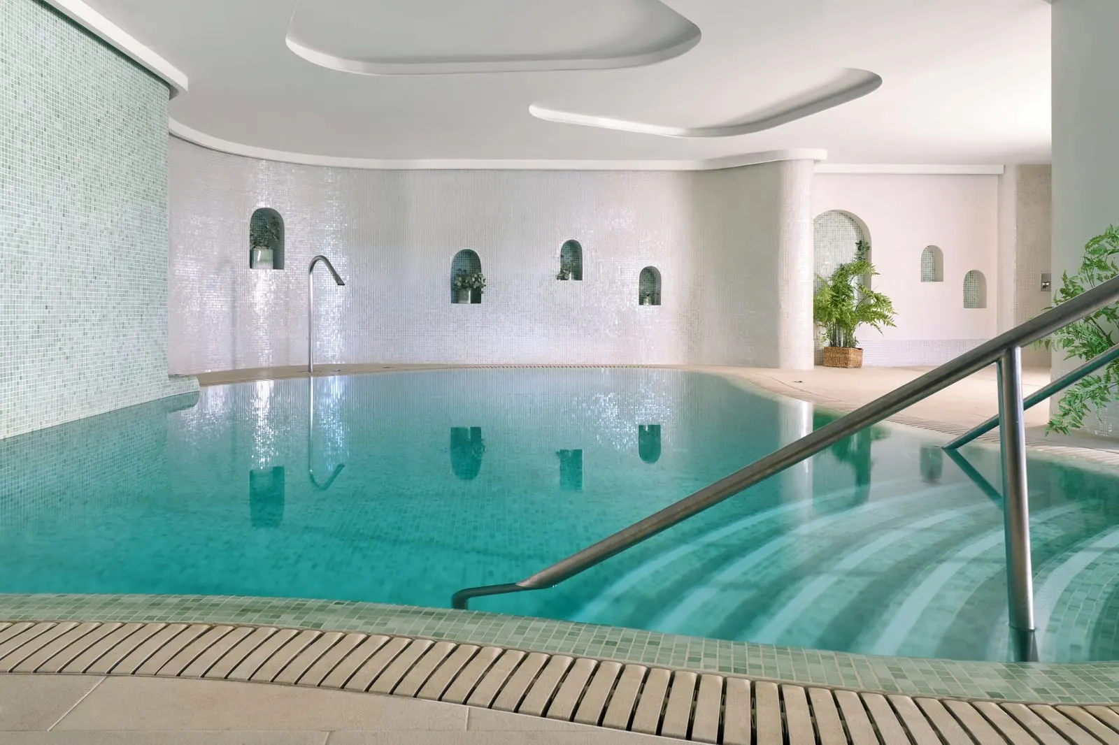 Iberostar Selection Fuerteventura Palace: The heated indoor pool