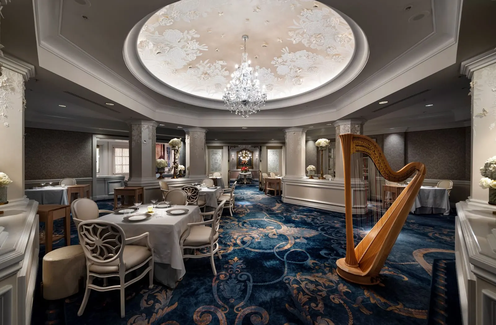 Disney's Grand Floridian Resort & Spa: The dome and harp at Victoria & Albert's