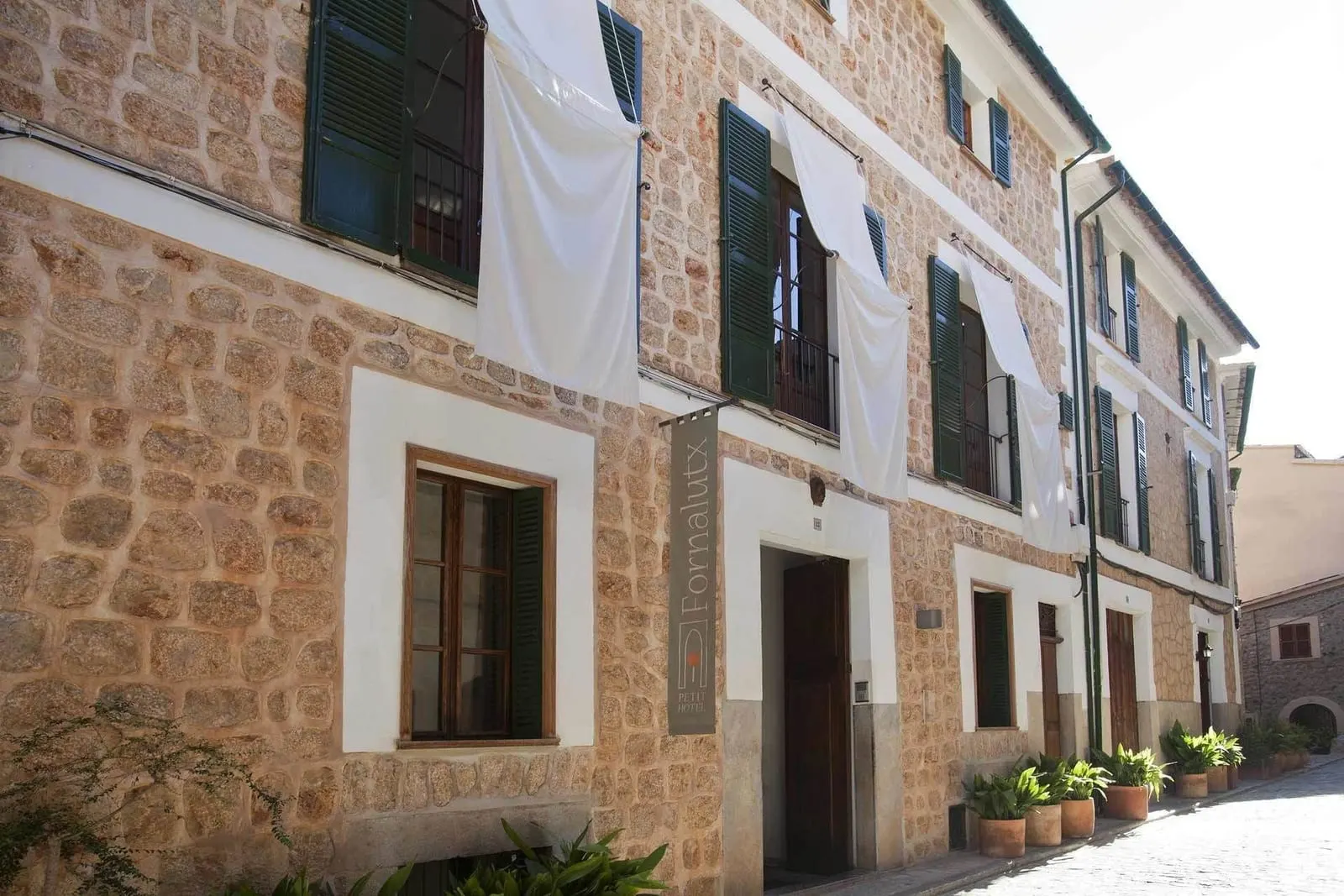 Fornalutx Petit Hotel: The former convent on a cobbled village lane