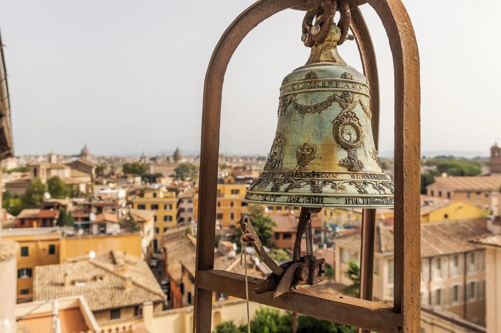 Donna Camilla Savelli: The bell, and Rome behind it