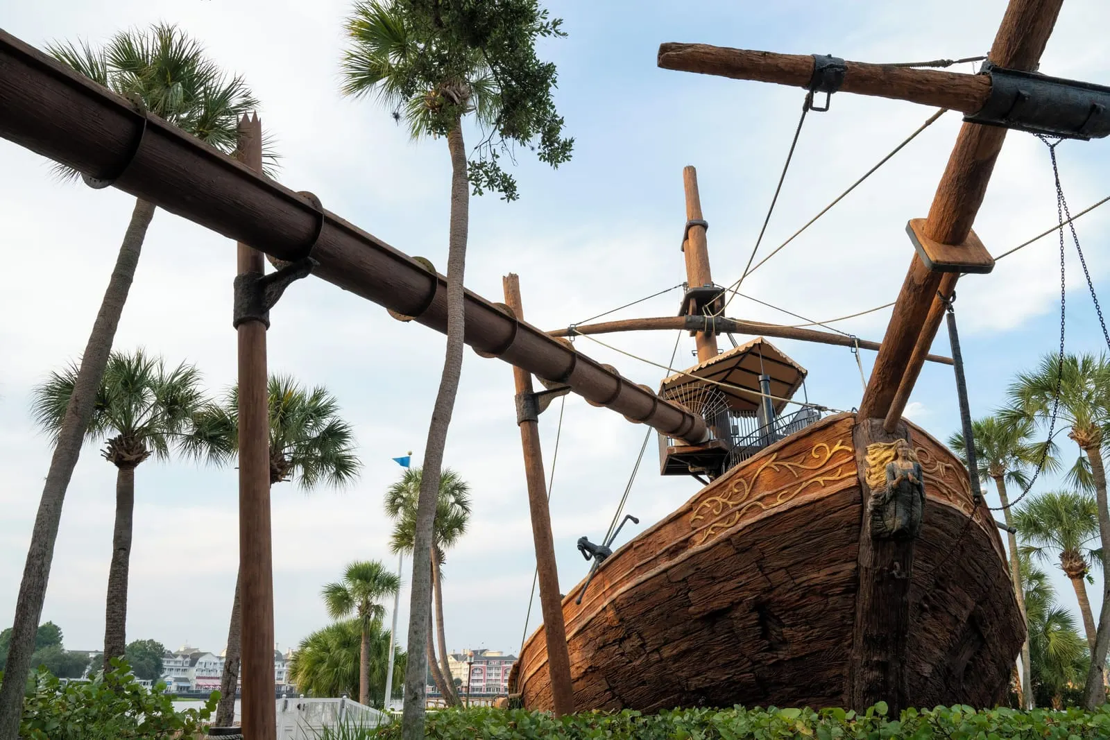 Disney's Yacht Club Resort: The shipwreck and the slide from its mast
