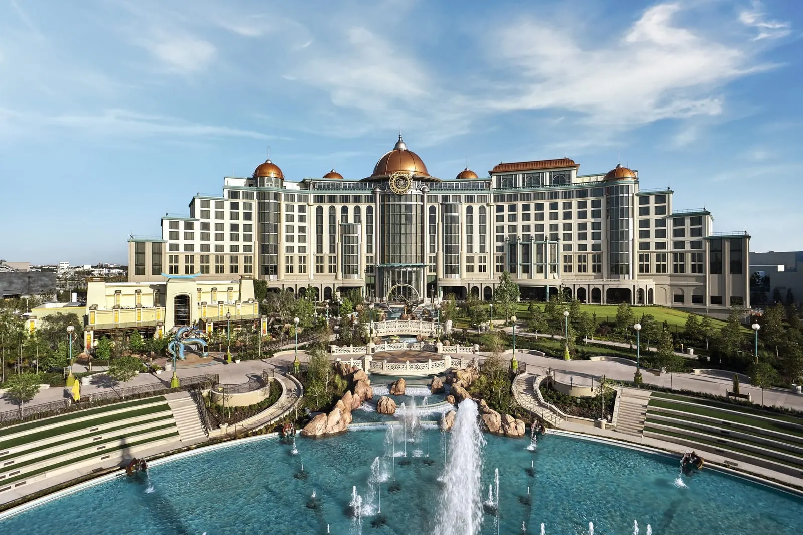 Orlando: Universal Helios Grand Hotel at the end of Celestial Park, Epic Universe