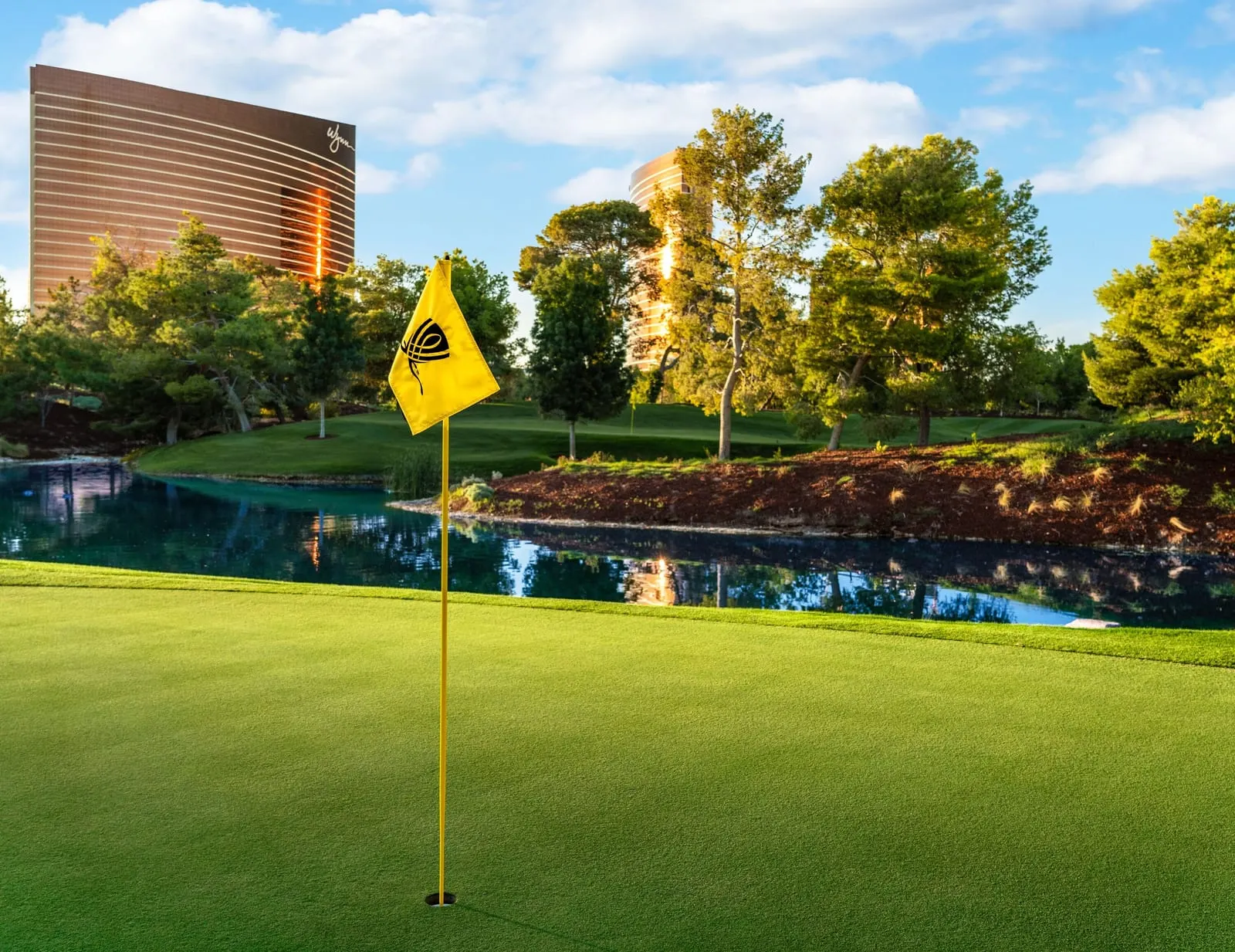 Wynn Las Vegas: Wynn Golf Club, with the Wynn tower behind