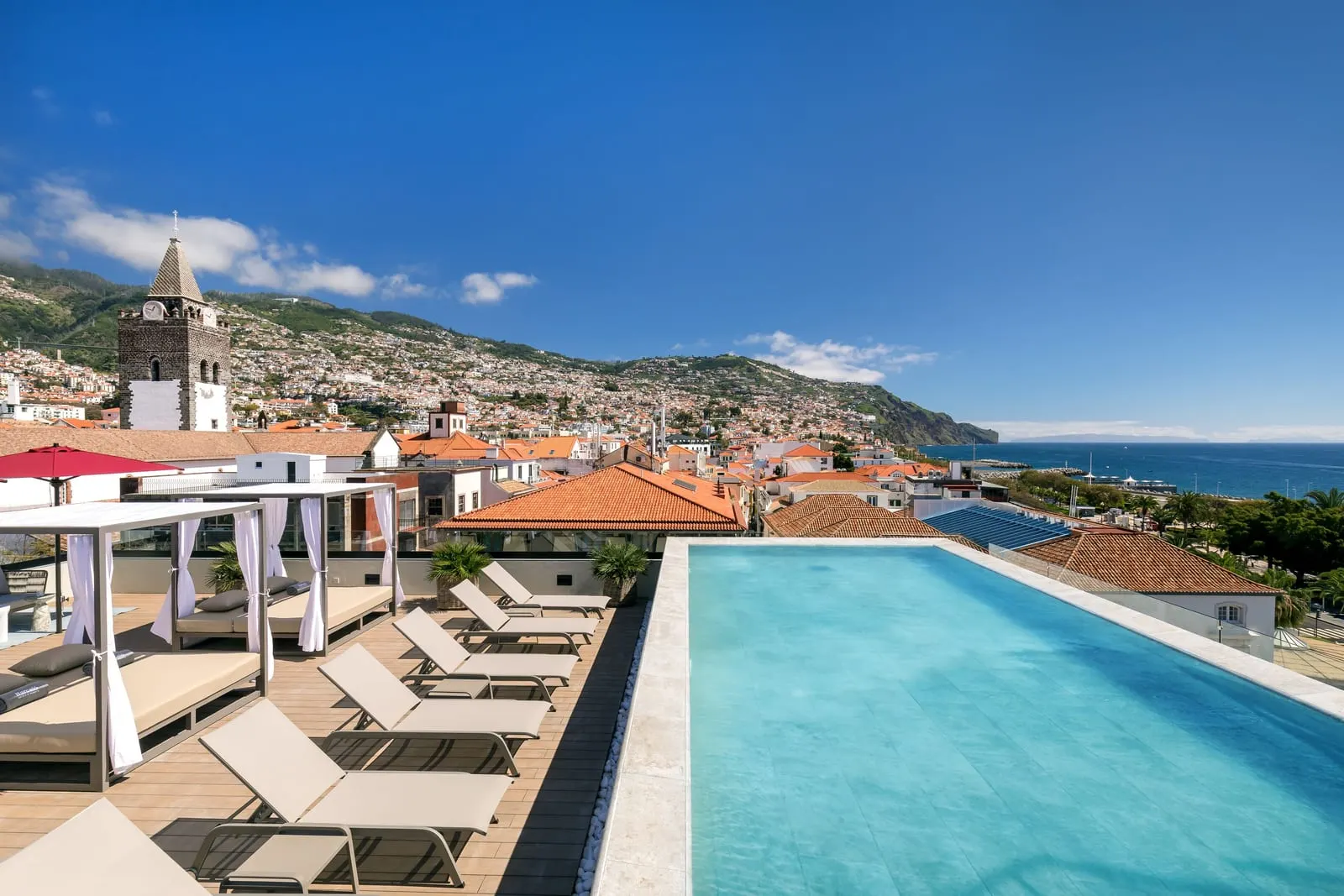 Barceló Funchal Oldtown: The rooftop pool beside the Sé's bell tower