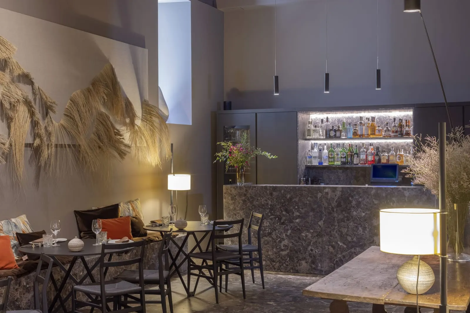 Can Cera: The marble bar and tables of La Vermutería