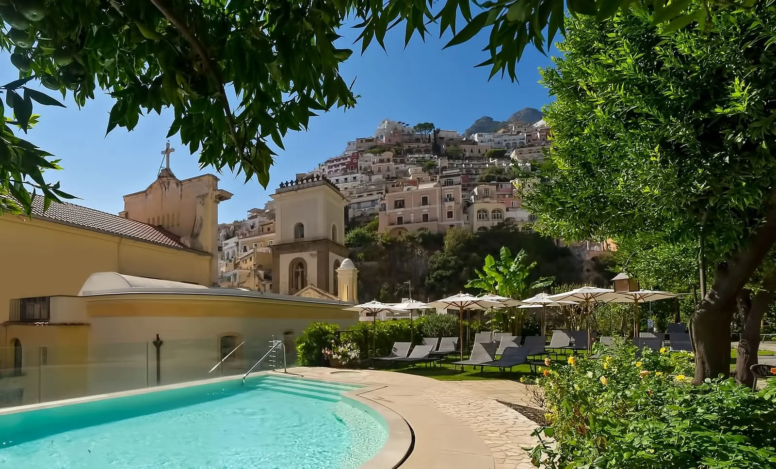 Palazzo Murat: The pool in the garden below the village