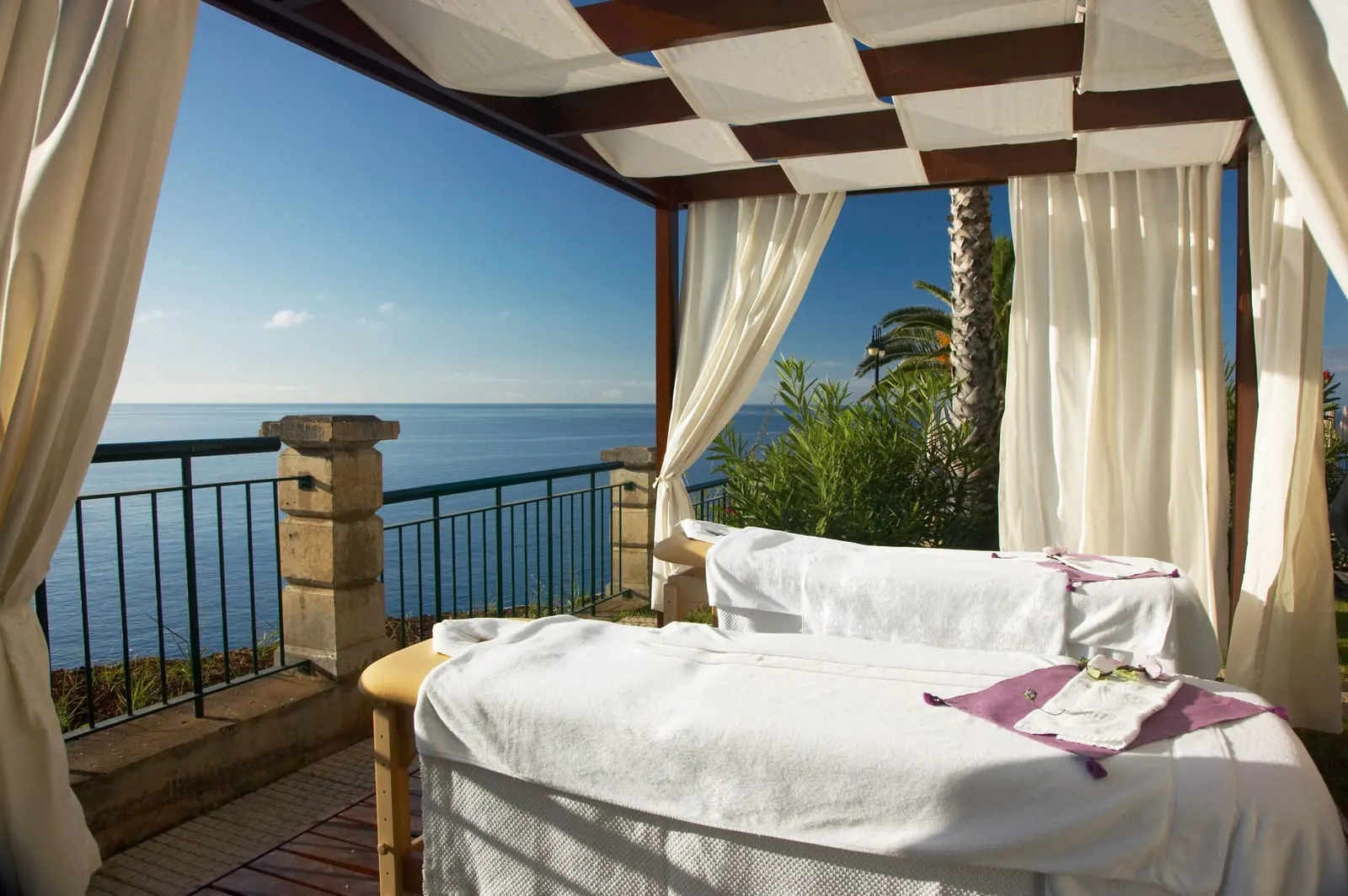 The Cliff Bay: A massage gazebo above the sea