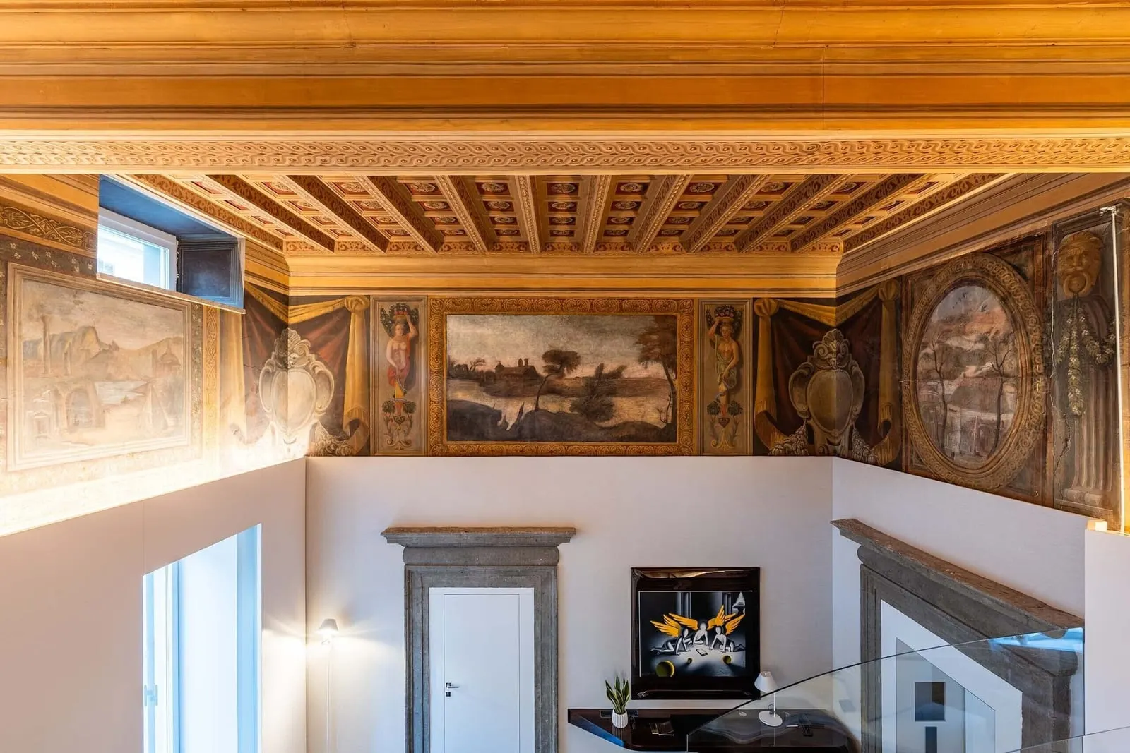 ROMEO Roma: Painted rooms meeting the new curve
