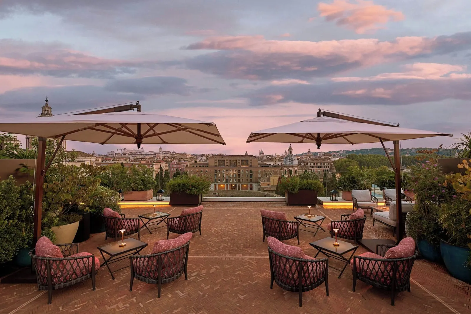 Bvlgari Hotel Roma: The terrace at sunset