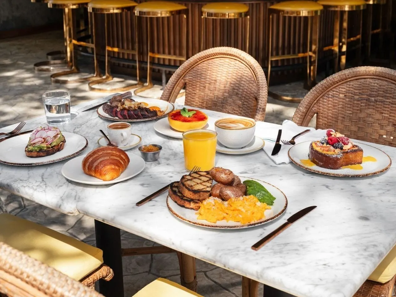 Silver Lake Pool & Inn: A breakfast table at Marco Polo