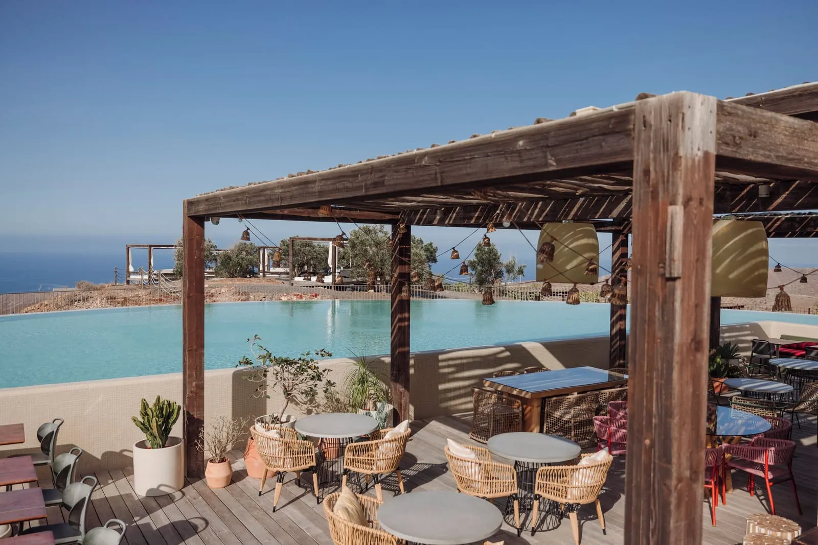 Salobre Hotel Resort & Serenity: The Sunset restaurant deck, below the infinity pool