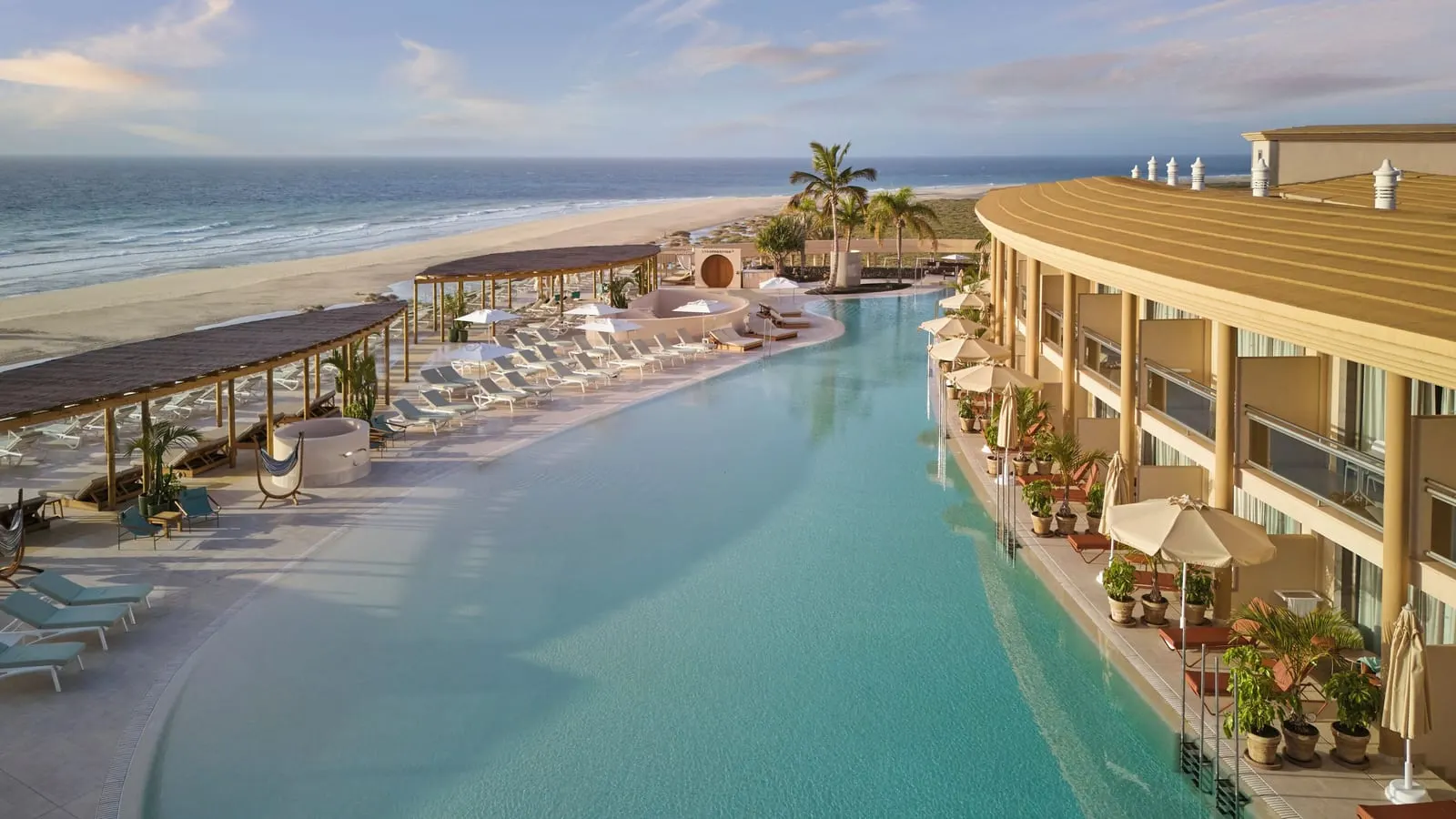 Iberostar Selection Fuerteventura Palace: The long pool above Playa del Matorral