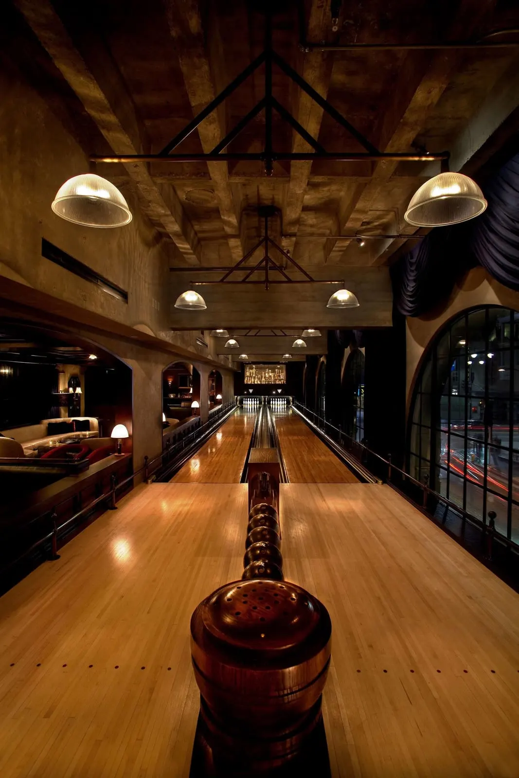 The Hollywood Roosevelt: The Spare Room and its two bowling lanes