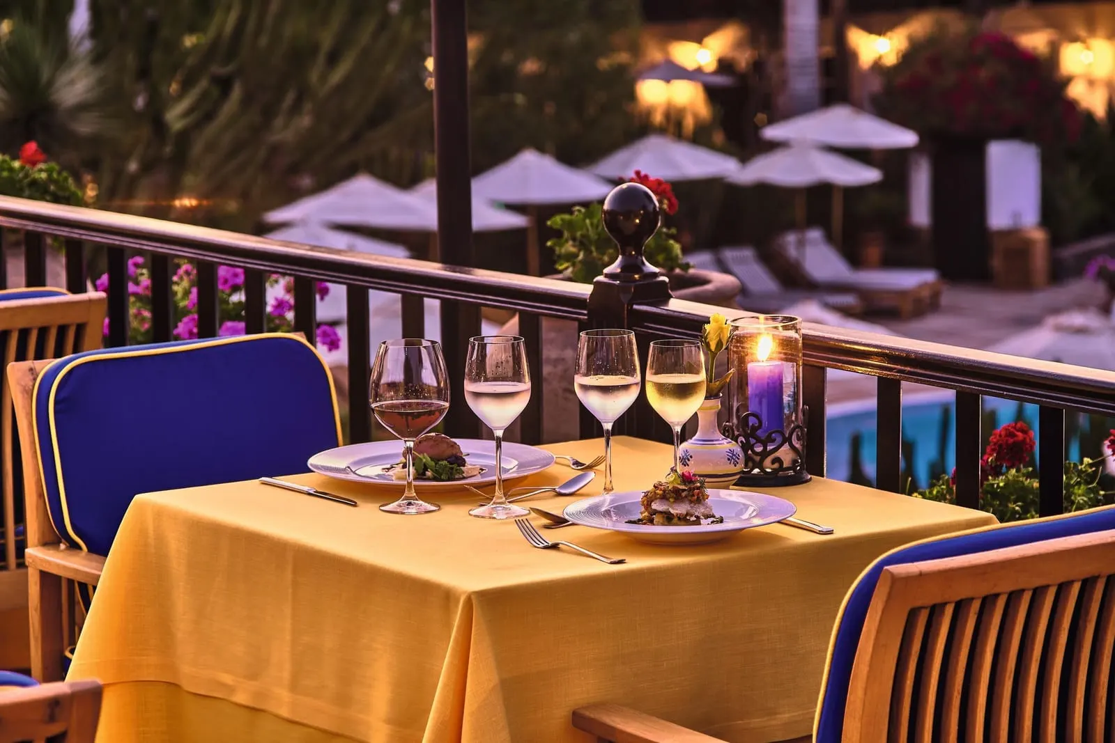 Seaside Grand Hotel Residencia: Dinner on the terrace above the pool