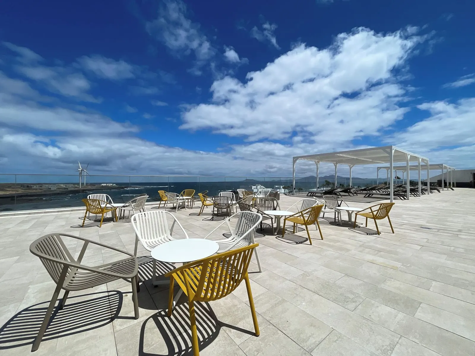 Corralejo Surfing Colors Hotel & Apartments: The rooftop sun terrace