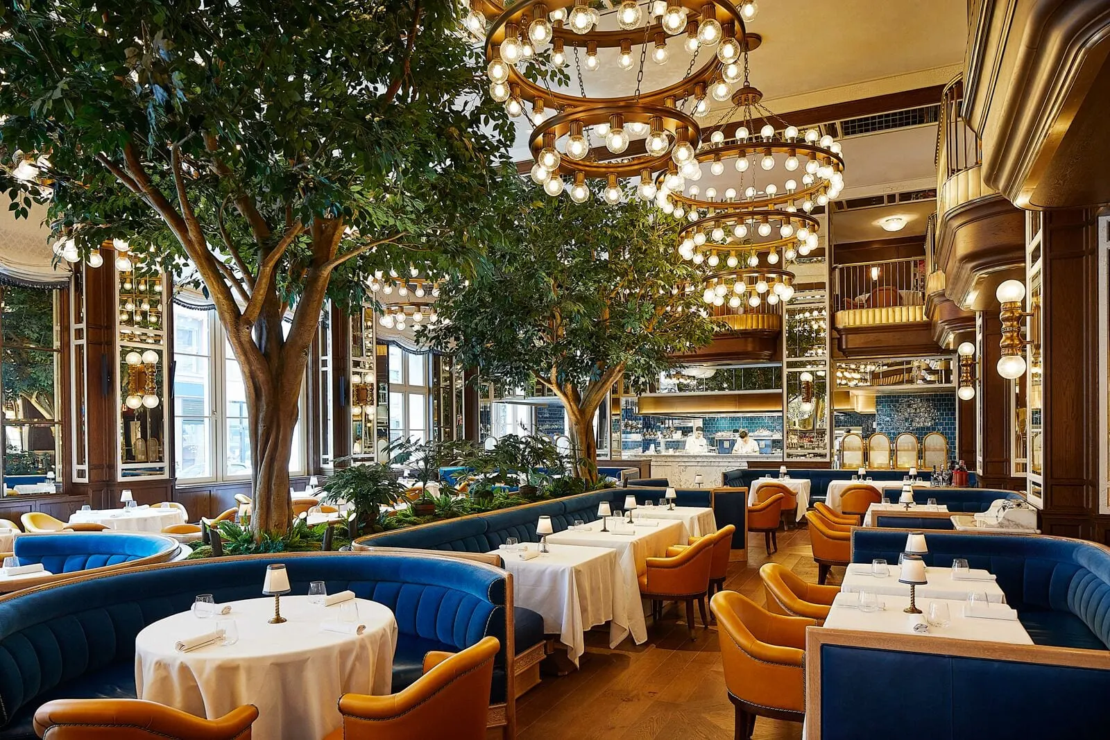 The Fifth Avenue Hotel: Café Carmellini in the double-height banking hall