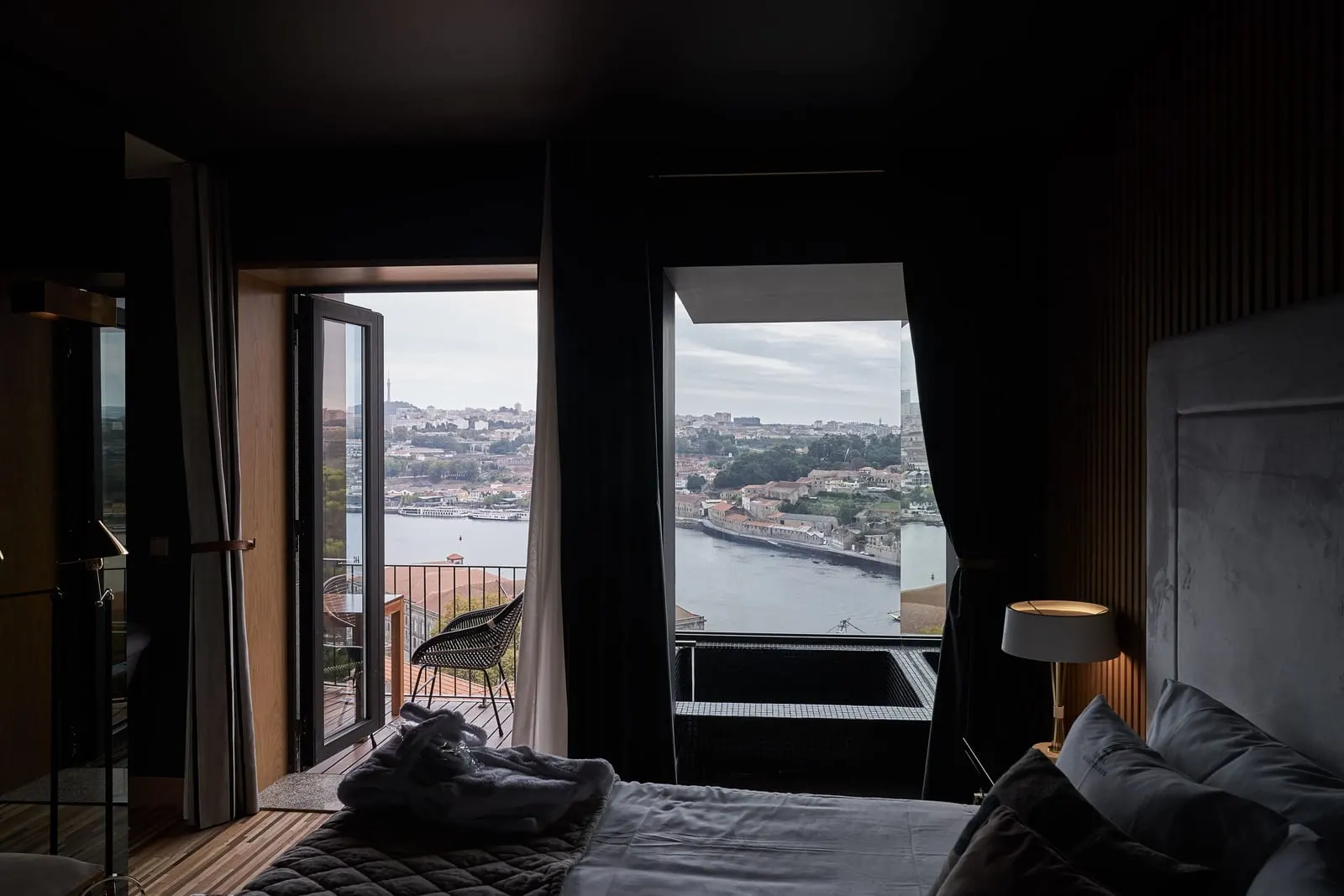 Torel Avantgarde: A room with the river outside