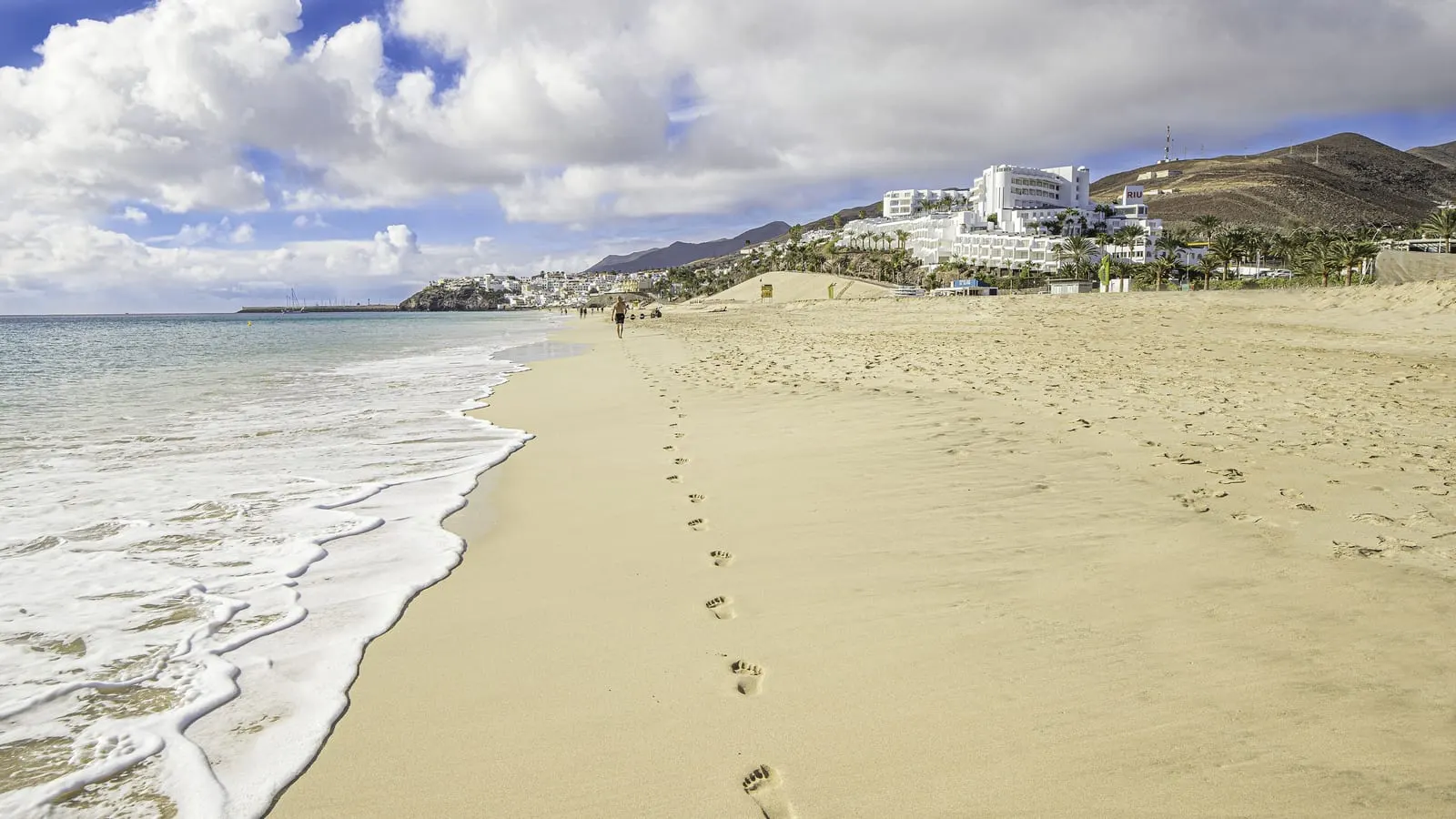 Hotel Riu Palace Jandia: Playa del Matorral, looking west to Morro Jable