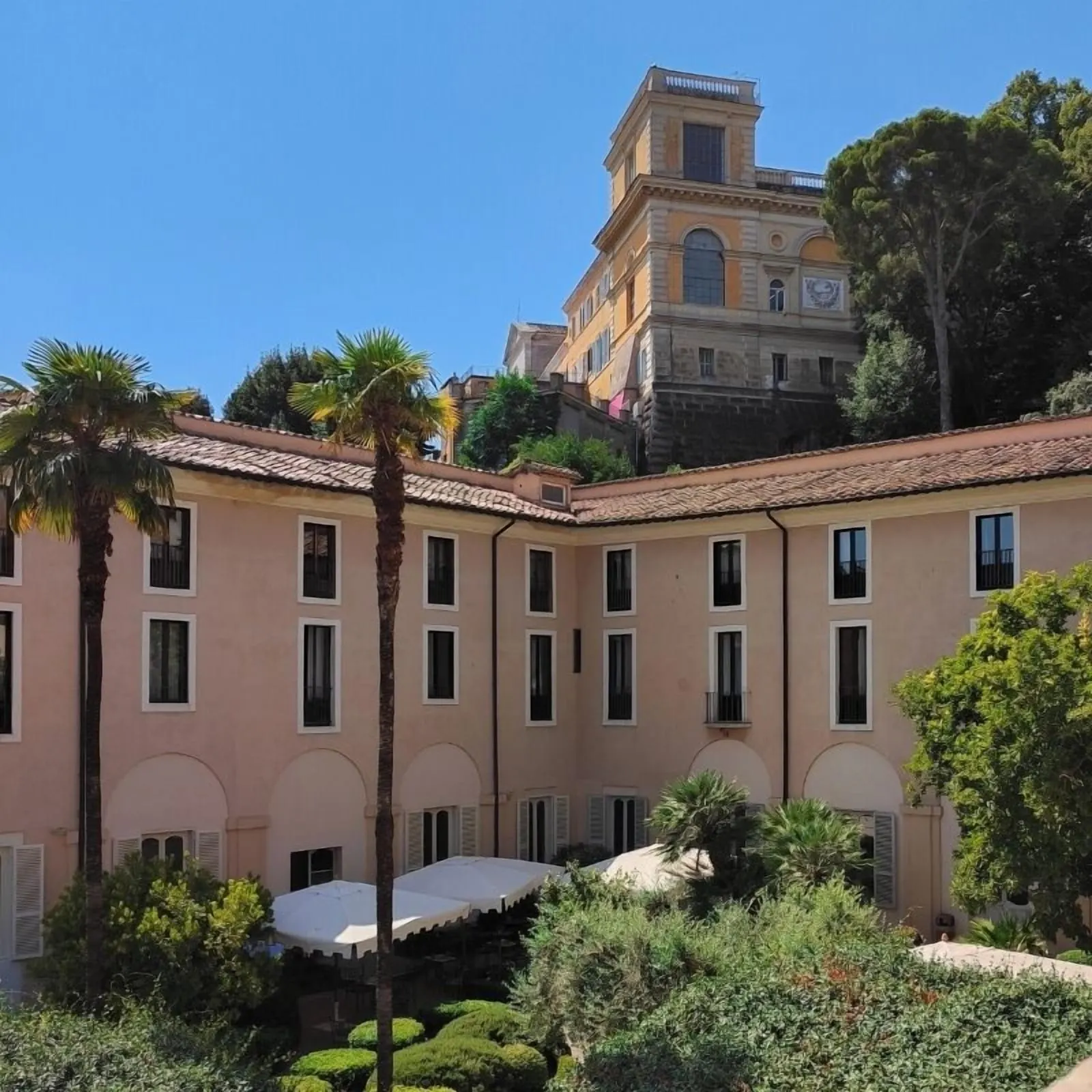 Donna Camilla Savelli: The courtyard