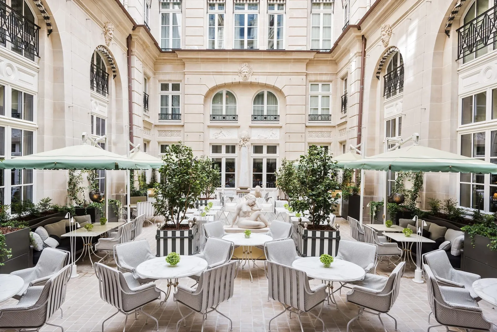 Hôtel de Crillon, A Rosewood Hotel: The courtyard terrace outside the Jardin d'Hiver