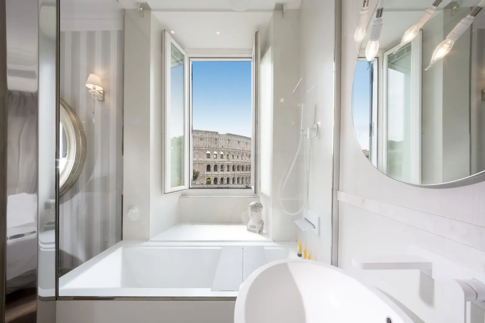 Palazzo Manfredi: The bath in the Grand View Suite