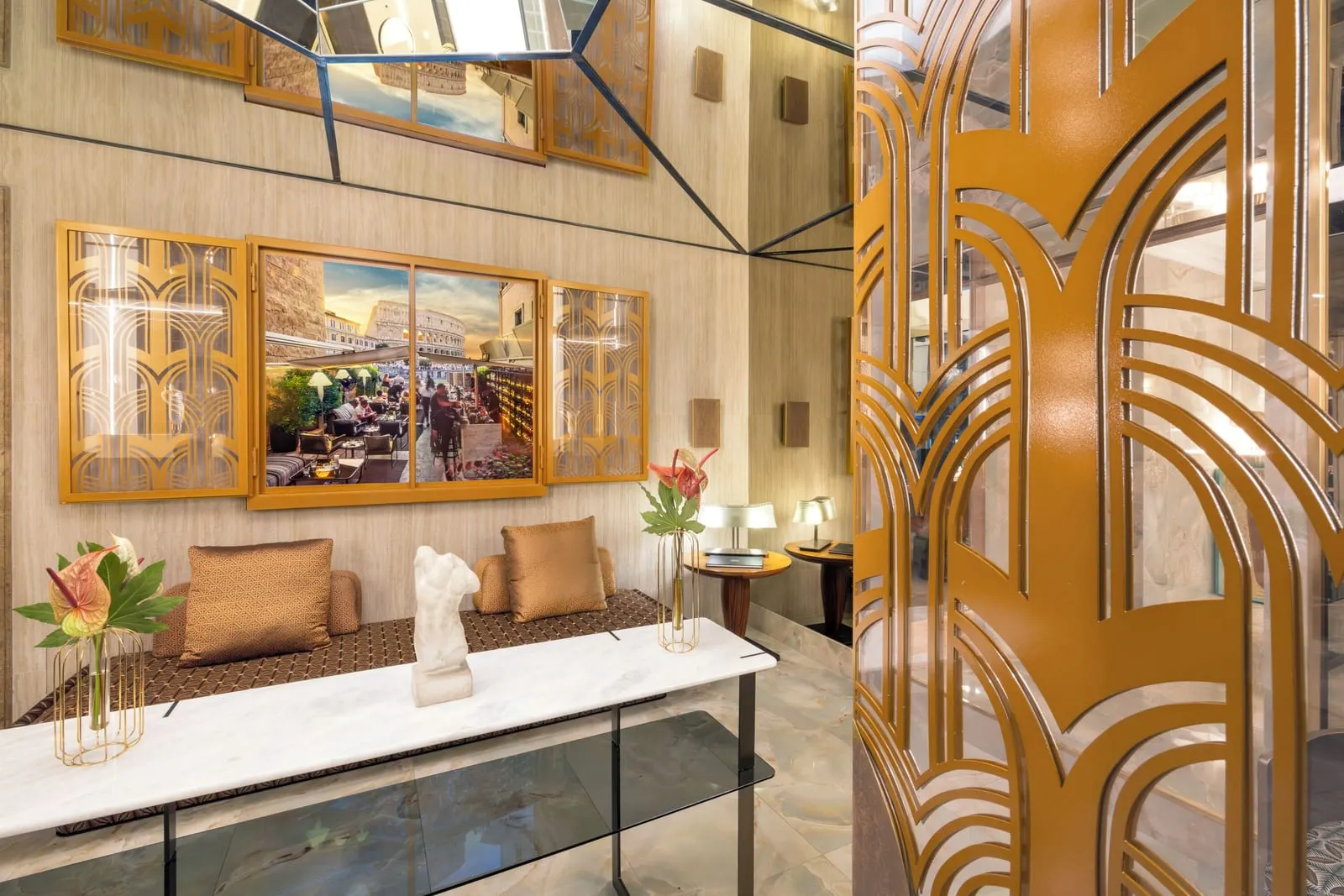 Palazzo Manfredi: Gilded panelling downstairs