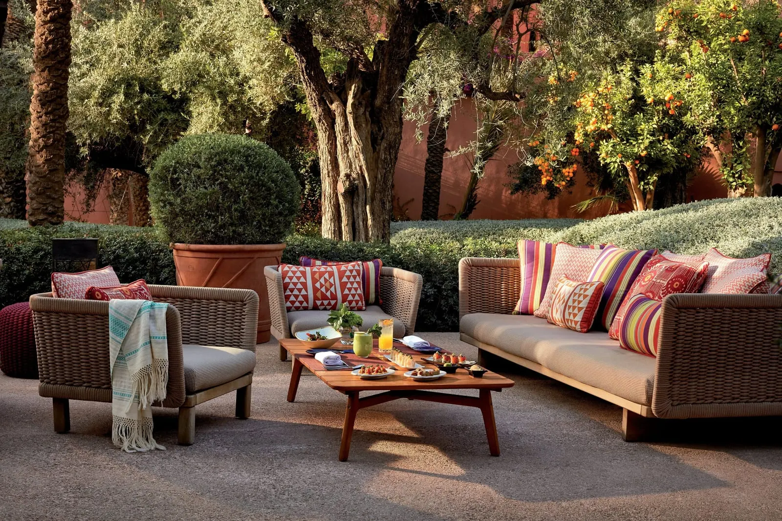 Royal Mansour Marrakech: Garden seating under olive and orange trees