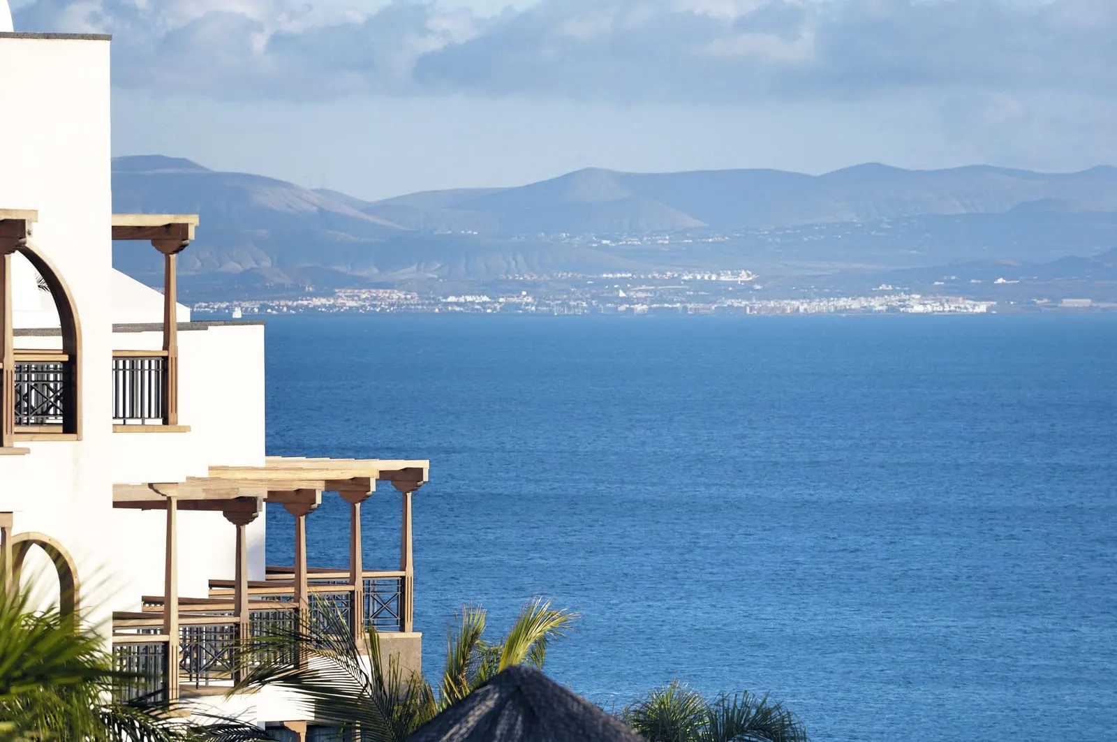 Princesa Yaiza Suite Hotel Resort: Fuerteventura across the strait from the resort