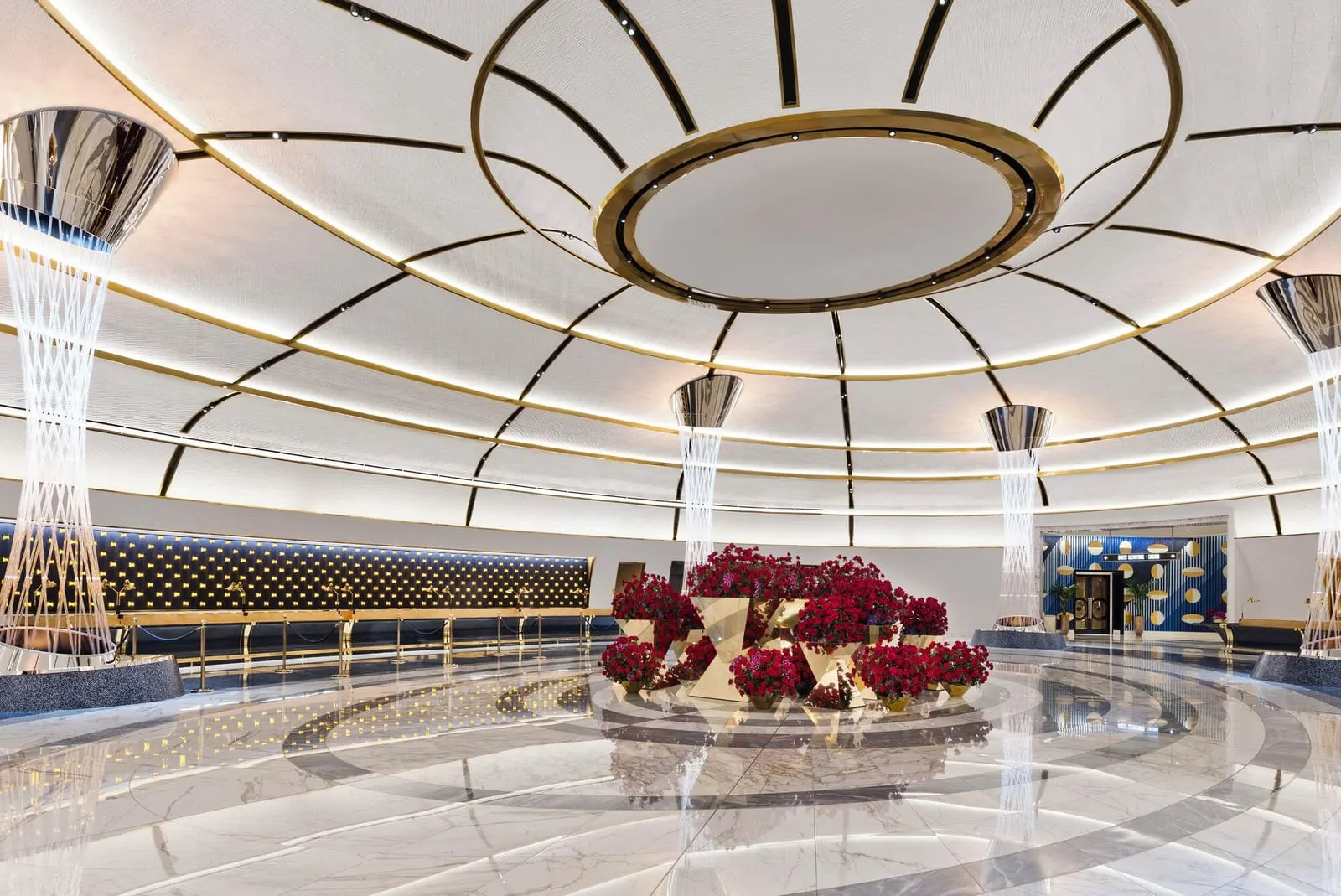 Fontainebleau Las Vegas: The domed lobby with its bow-tie planters