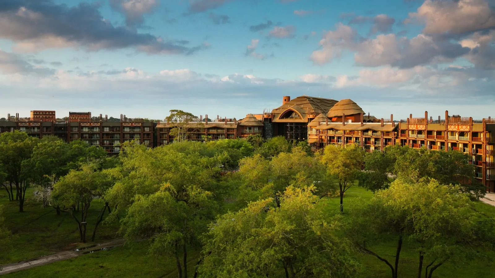 Disney's Animal Kingdom Lodge: The thatched lobby roof above the savanna trees