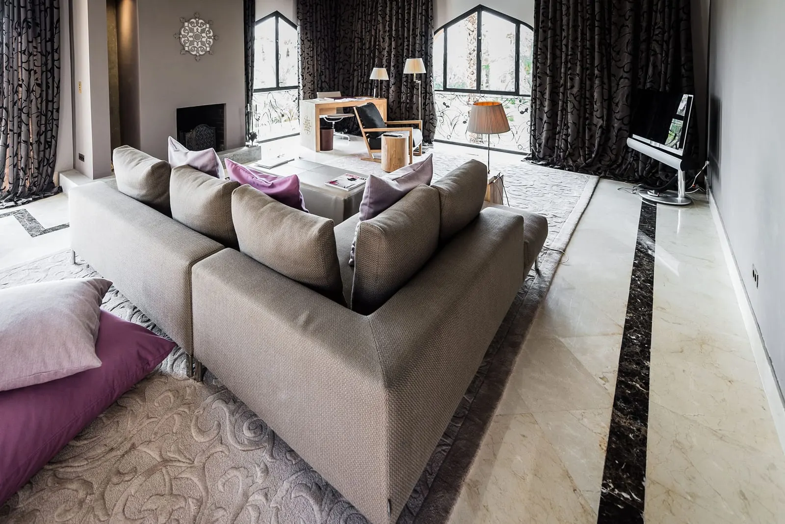 Palais Namaskar: A Lounge Suite living room with its fireplace