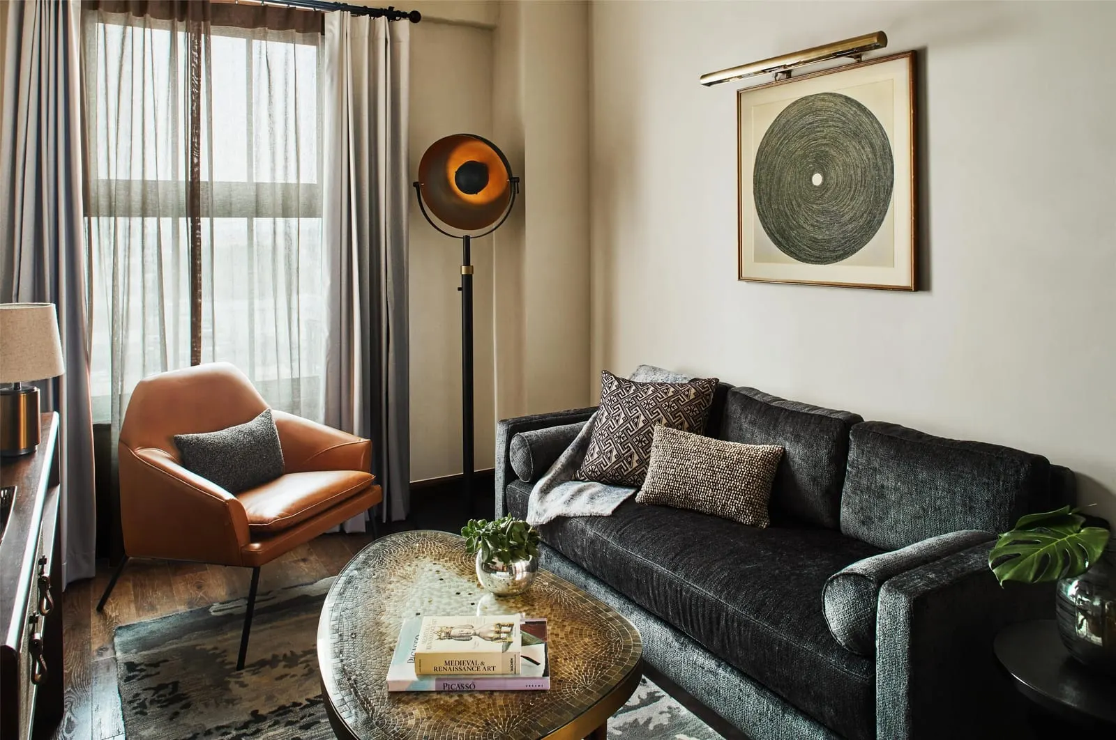 Hotel Figueroa: The living room of a 1 Bedroom Suite