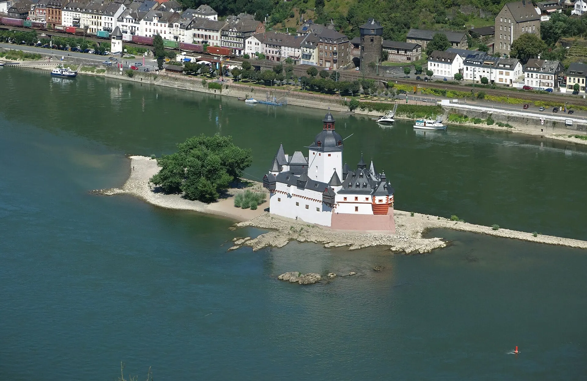 Pfalzgrafenstein castle on its rock reef in the middle of the Rhine at Kaub.