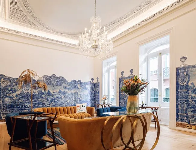 Palácio Príncipe Real: The azulejo lounge